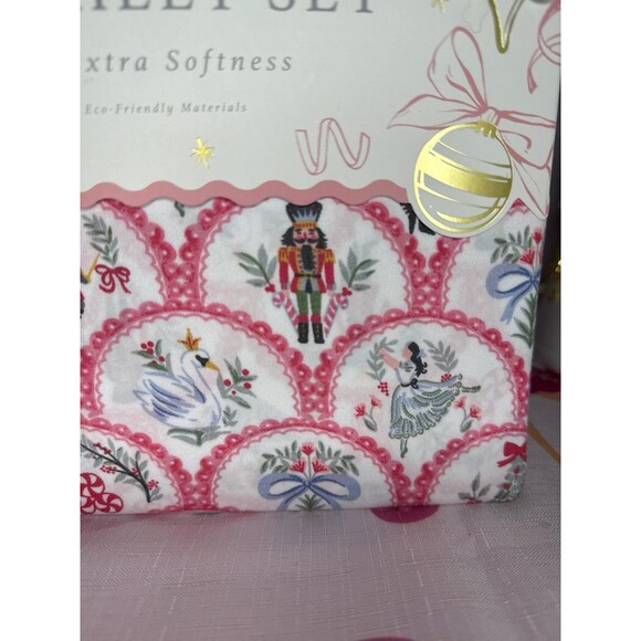 New Boundary Christmas Nutcracker Queen Sheet Set - Picture 7 of 7